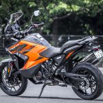 「これほどの性能、どこへ出かけようかと悩んでしまう。｜KTM1290 SUPER ADVENTURE S試乗レポート」の3枚目の画像ギャラリーへのリンク