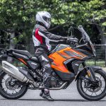 「これほどの性能、どこへ出かけようかと悩んでしまう。｜KTM1290 SUPER ADVENTURE S試乗レポート」の10枚目の画像ギャラリーへのリンク