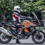 「これほどの性能、どこへ出かけようかと悩んでしまう。｜KTM1290 SUPER ADVENTURE S試乗レポート」の12枚目の画像ギャラリーへのリンク