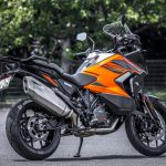 「これほどの性能、どこへ出かけようかと悩んでしまう。｜KTM1290 SUPER ADVENTURE S試乗レポート」の4枚目の画像ギャラリーへのリンク