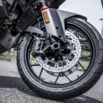 「これほどの性能、どこへ出かけようかと悩んでしまう。｜KTM1290 SUPER ADVENTURE S試乗レポート」の13枚目の画像ギャラリーへのリンク