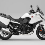 「ホンダ NT1100｜アフリカツインのエンジン＆フレームを採用した新型ロードスポーツツアラーを発表」の37枚目の画像ギャラリーへのリンク