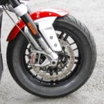 「バイクなのに排気量は2500cc、車重はなんと318kg。｜トライアンフ・ロケット3R試乗レポート」の13枚目の画像ギャラリーへのリンク