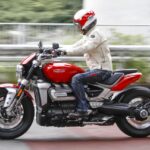 「バイクなのに排気量は2500cc、車重はなんと318kg。｜トライアンフ・ロケット3R試乗レポート」の34枚目の画像ギャラリーへのリンク