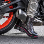 バイクの足着きを向上させるWILD WINGの厚底ブーツは、「ライダーのために」という思いから生まれた。 - fa5c4a3da986e4b05e1bab2902735f6a