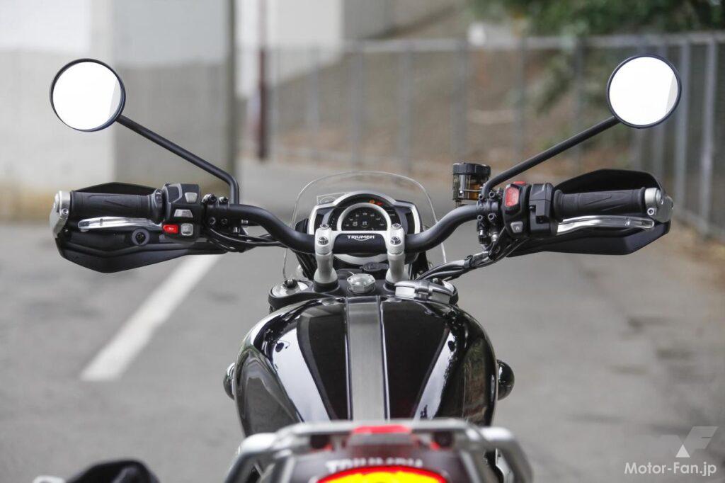 「けっこうデカい！ずっしり系。トライアンフ ・スクランブラー1200XCは、男のためのタフネスバイクだ。」の21枚目の画像