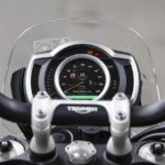 「けっこうデカい！ずっしり系。トライアンフ ・スクランブラー1200XCは、男のためのタフネスバイクだ。」の24枚目の画像ギャラリーへのリンク