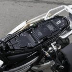 「けっこうデカい！ずっしり系。トライアンフ ・スクランブラー1200XCは、男のためのタフネスバイクだ。」の26枚目の画像ギャラリーへのリンク