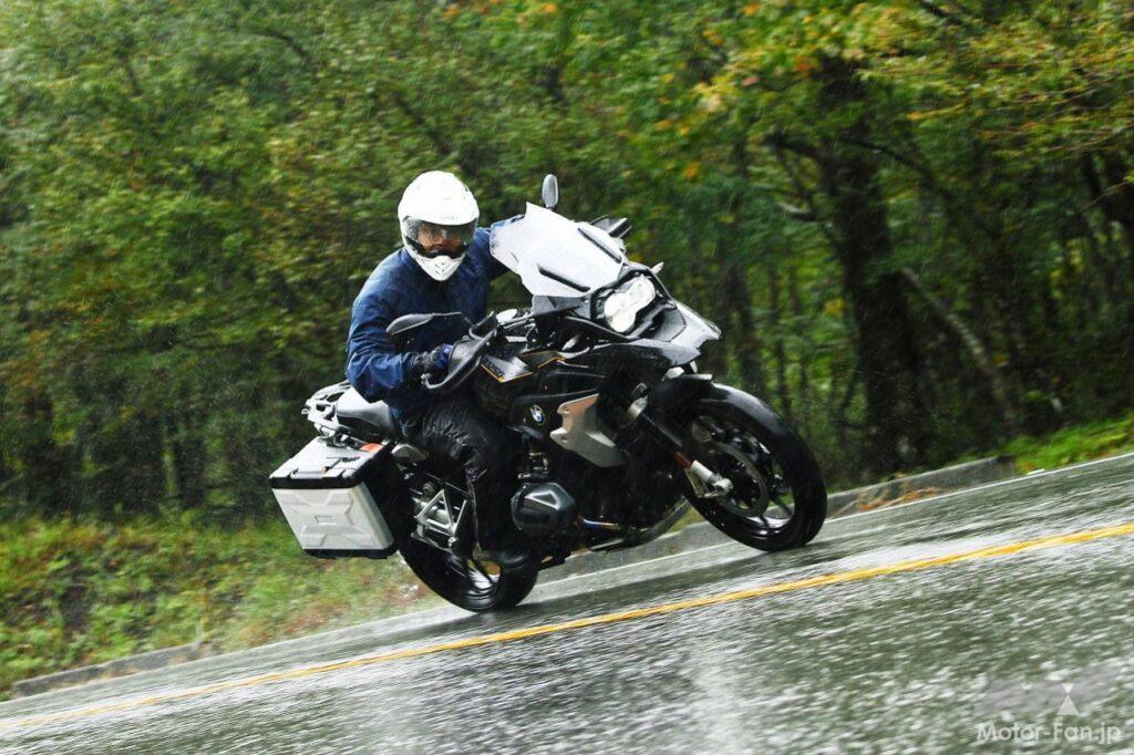 「BMW・R1250GSで雨天の300kmツーリングインプレ。結論：雨のおかげで足まわりの凄さがわかった」の10枚目の画像