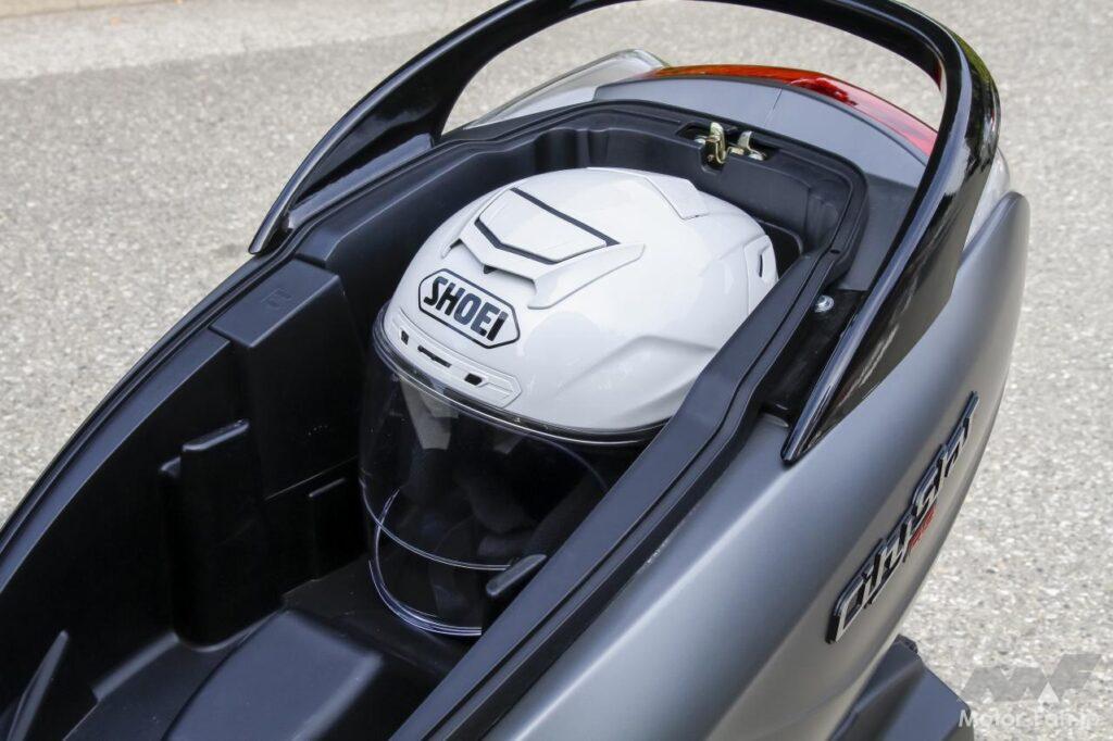 「プジョー・シティスター125RS｜国産車とはひと味違う、密かなラグジュアリー系スクーターだ。」の30枚目の画像