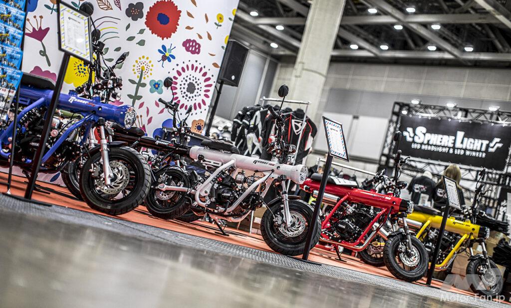 「不思議な形の原付バイク、ガンナーに125ccモデルが新登場｜東京モーターサイクルショー2022」の1枚目の画像