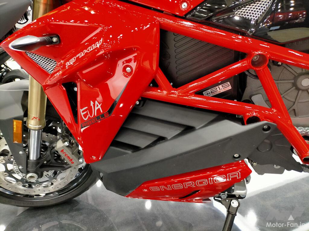 「航続距離420km、免許はAT限定大型二輪以上！｜MotoEにマシン供給するイタリアのスーパースポーツ電動バイク「ENERGICA（エネルジカ）」」の21枚目の画像