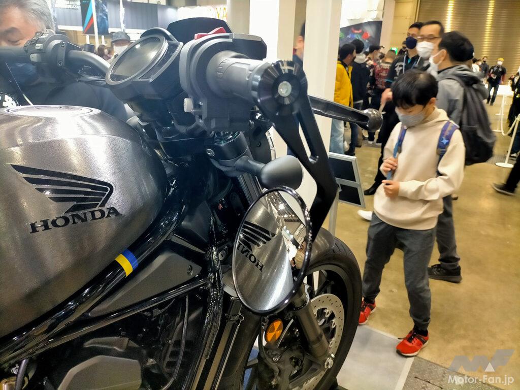 「マフラーを右側2本出しに変更！モリワキが創ったホンダ レブル1100改｜東京モーターサイクルショー2022」の5枚目の画像