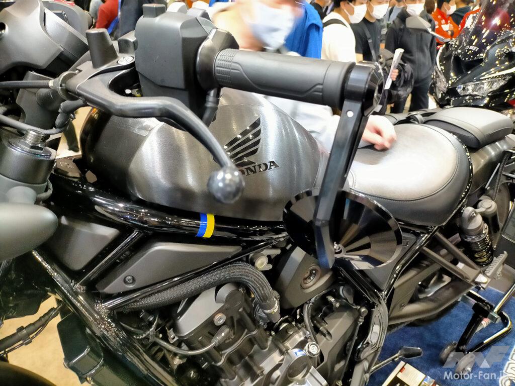 「マフラーを右側2本出しに変更！モリワキが創ったホンダ レブル1100改｜東京モーターサイクルショー2022」の15枚目の画像