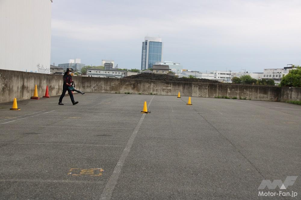 「「バイクの練習場が無い」ならば自分で作ってしまえ！｜神奈川県厚木市にできた、バイク自主練習場に行ってみた。」の1枚目の画像