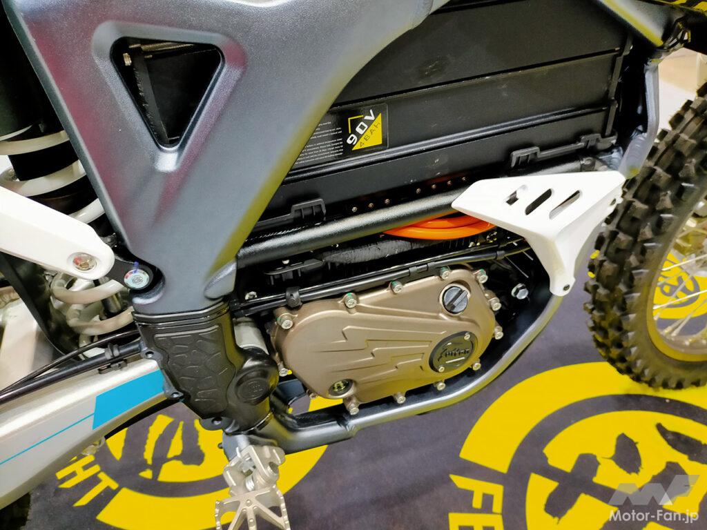 「SUR-RON（サーロン）の新型電動バイク「Storm Bee」｜0-50km/hを1.8秒で到達する俊足が自慢！」の16枚目の画像