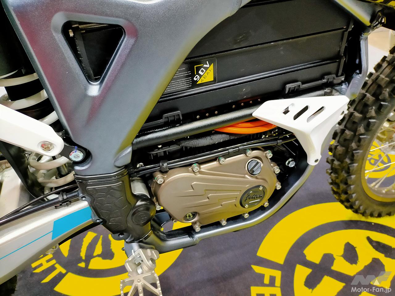 「SUR-RON（サーロン）の新型電動バイク「Storm Bee」｜0-50km/hを1.8秒で到達する俊足が自慢！」の16枚目の画像