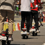 電動キックボード、新宿の歩行者天国に進出！「自転車安全利用TOKYOキャンペーン」｜同じ電動キックボードでも、「買った場合」と「シェアリング」では、ヘルメット着用有無のルールが違う - DSC_0065_001