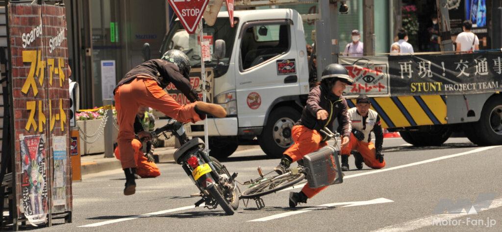 「電動キックボード、新宿の歩行者天国に進出！「自転車安全利用TOKYOキャンペーン」｜同じ電動キックボードでも、「買った場合」と「シェアリング」では、ヘルメット着用有無のルールが違う」の4枚目の画像