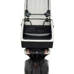ピアッジオから発売の三輪スクーター「マイムーバー」は特大リヤボックスを装備。得意ジャンルは都市部のデリバリーです！ - 2021_01_Piaggio_Mymoover_posteriore_aperto_bianco2_