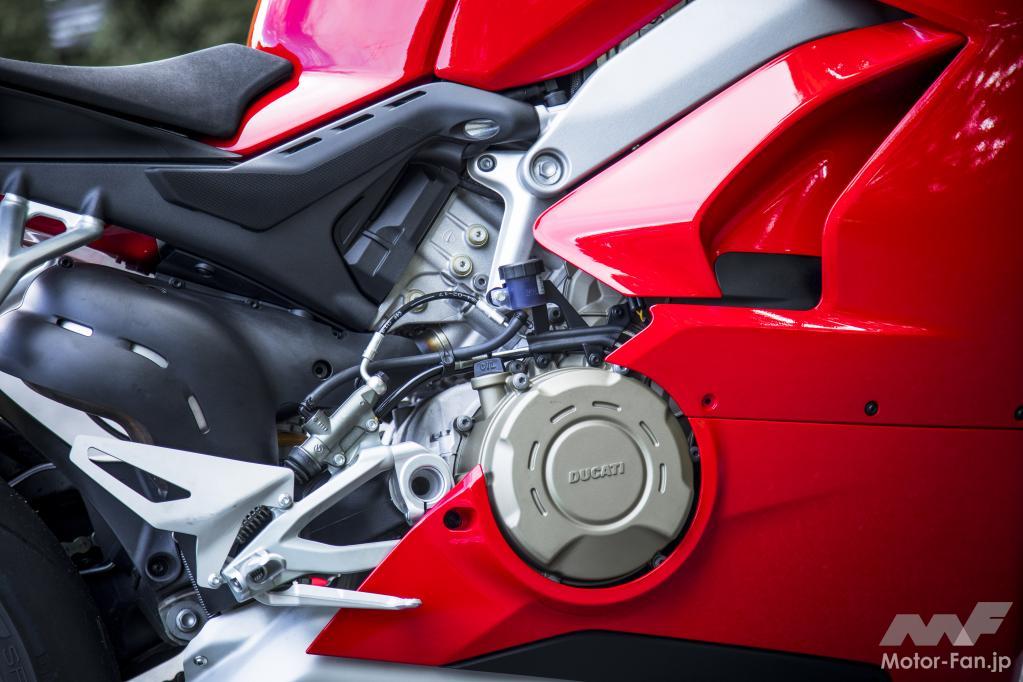 「お値段”300万円超”のバイクはナニがスゴい？ MotoGPマシンに最も近い「パニガーレV4」でいざ箱根へ。」の11枚目の画像