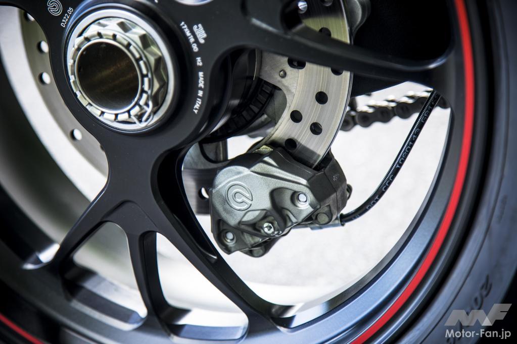 「お値段”300万円超”のバイクはナニがスゴい？ MotoGPマシンに最も近い「パニガーレV4」でいざ箱根へ。」の13枚目の画像