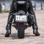 「250ccに匹敵するスマートさ｜ハスクバーナ“スヴァルトピレン401”街乗り徹底試乗」の20枚目の画像ギャラリーへのリンク