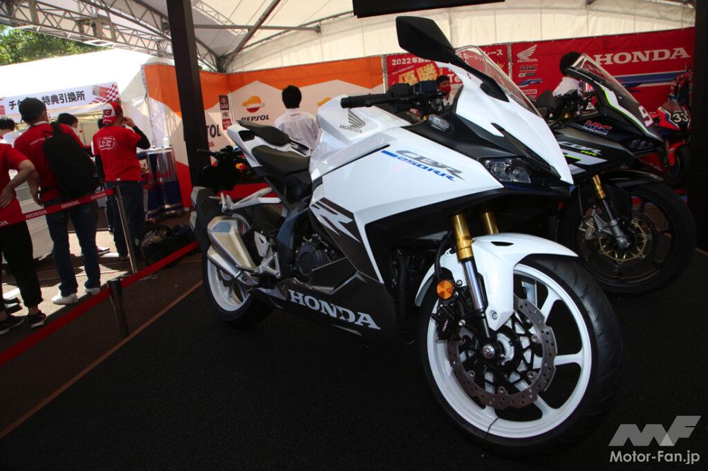 「インドネシアで発表ほやほやのホンダ新型CBR250RR。MotoGP「もてぎ」で生で見た！ よりシャープな顔で空力アップ？ 走りにも期待大」の3枚目の画像