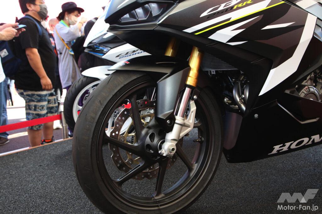 「インドネシアで発表ほやほやのホンダ新型CBR250RR。MotoGP「もてぎ」で生で見た！ よりシャープな顔で空力アップ？ 走りにも期待大」の17枚目の画像