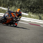 「【KTM 新型RC390試乗】390DUKEでサンデーレースに参戦しているライダーの目線から見えてきたこと。」の13枚目の画像ギャラリーへのリンク