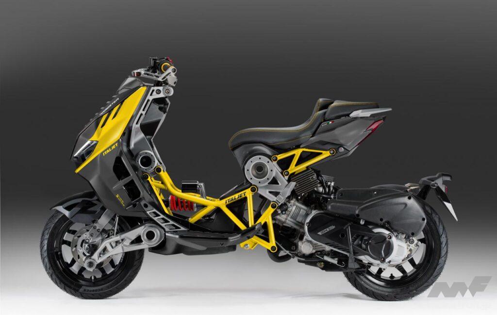「お次は電動スクーター !?　イタルジェット・ドラッグスターに排気量125cc相当の電動モデルが登場！「# e01 エレクトリック」【EICMA2022】」の5枚目の画像