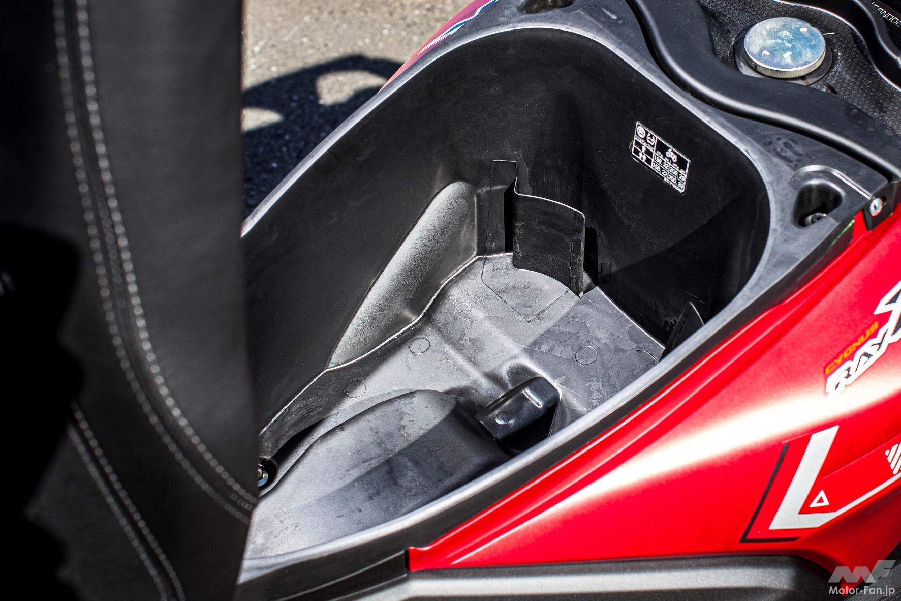 「シグナス レイZRハイブリッド試乗記｜インド生まれの激安系、なのにモーターアシストで加速力は水冷勢に迫る。｜124ccスクーター」の10枚目の画像