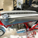 「東京オートサロン会場で見つけたバイクねた｜金属3DプリンターでCR110カブレーシング用エンジン部品を製作【東京オートサロン2023】」の12枚目の画像ギャラリーへのリンク