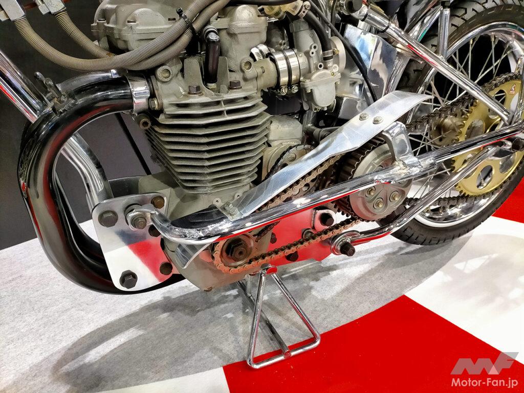 「東京オートサロン2023会場で見つけたバイクネタ。チューニングメーカー「HKS」が開発！オートレースを席巻した伝説のエンジン“200E”【東京オートサロン2023】」の4枚目の画像