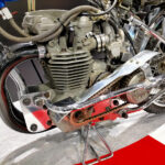 「東京オートサロン2023会場で見つけたバイクネタ。チューニングメーカー「HKS」が開発！オートレースを席巻した伝説のエンジン“200E”【東京オートサロン2023】」の5枚目の画像ギャラリーへのリンク
