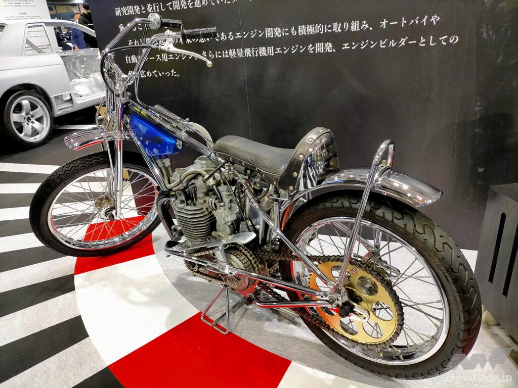 「東京オートサロン2023会場で見つけたバイクネタ。チューニングメーカー「HKS」が開発！オートレースを席巻した伝説のエンジン“200E”【東京オートサロン2023】」の7枚目の画像