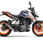 「ホワイト基調が清々しい！　KTM JAPAN｜125ccネイキッドスポーツ、125 DUKEの2023年を発売」の1枚目の画像ギャラリーへのリンク