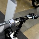 「ベネリのバイク？ いいえ電動自転車です！ 前輪駆動の折りたたみ式電動アシスト自転車｜大阪・東京モーターサイクルショー2023」の6枚目の画像ギャラリーへのリンク