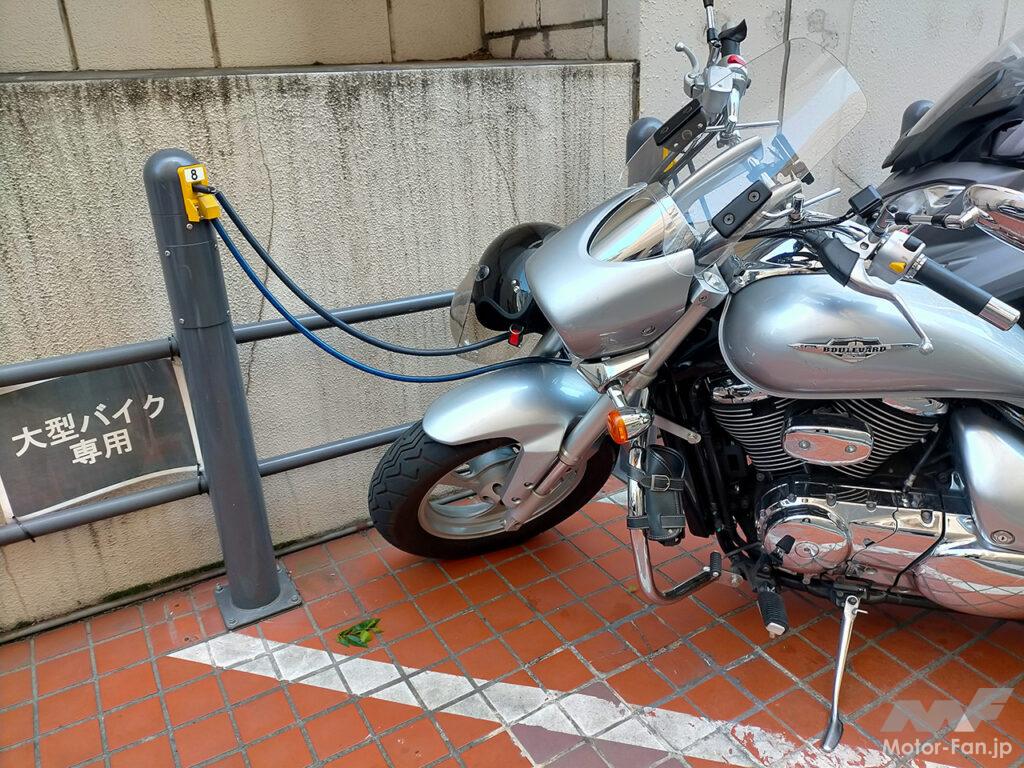 「バイク駐車もOK！ 四輪用の路上駐車スペースは場所により料金も異なるの？【東京都内のバイク駐車場事情】」の9枚目の画像