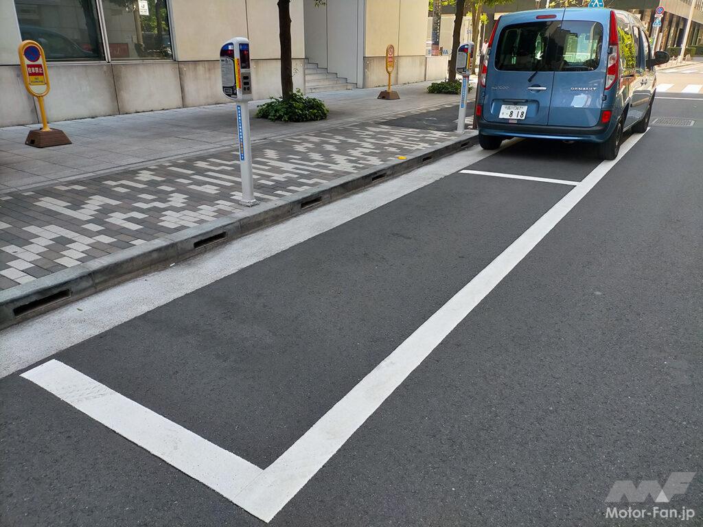 「バイク駐車もOK！ 四輪用の路上駐車スペースは場所により料金も異なるの？【東京都内のバイク駐車場事情】」の4枚目の画像