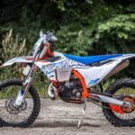 「最高峰エンデューロマシンなのにトコトコとゆっくりも走れてしまうって !?｜KTM250EXC SixDays試乗記」の20枚目の画像ギャラリーへのリンク