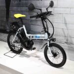 「電動アシスト自転車みたいなスズキの新原付一種｜「e-PO（イーポ）」は、新しいモビリティの形かも。【ジャパンモビリティショー2023】」の1枚目の画像ギャラリーへのリンク
