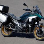 「【BMW・R1300GS海外試乗記】10年に一度のモデルチェンジ。バイク界のキング「GS」 の新たな時代への展開。軽量化、高出力化、そして一足飛びのアジリティーを見る。｜解説編」の32枚目の画像ギャラリーへのリンク