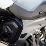 「【BMW・R1300GS海外試乗記】10年に一度のモデルチェンジ。バイク界のキング「GS」 の新たな時代への展開。軽量化、高出力化、そして一足飛びのアジリティーを見る。｜解説編」の6枚目の画像ギャラリーへのリンク