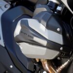 「【BMW・R1300GS海外試乗記】10年に一度のモデルチェンジ。バイク界のキング「GS」 の新たな時代への展開。軽量化、高出力化、そして一足飛びのアジリティーを見る。｜解説編」の13枚目の画像ギャラリーへのリンク