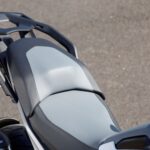 「【BMW・R1300GS海外試乗記】10年に一度のモデルチェンジ。バイク界のキング「GS」 の新たな時代への展開。軽量化、高出力化、そして一足飛びのアジリティーを見る。｜解説編」の21枚目の画像ギャラリーへのリンク