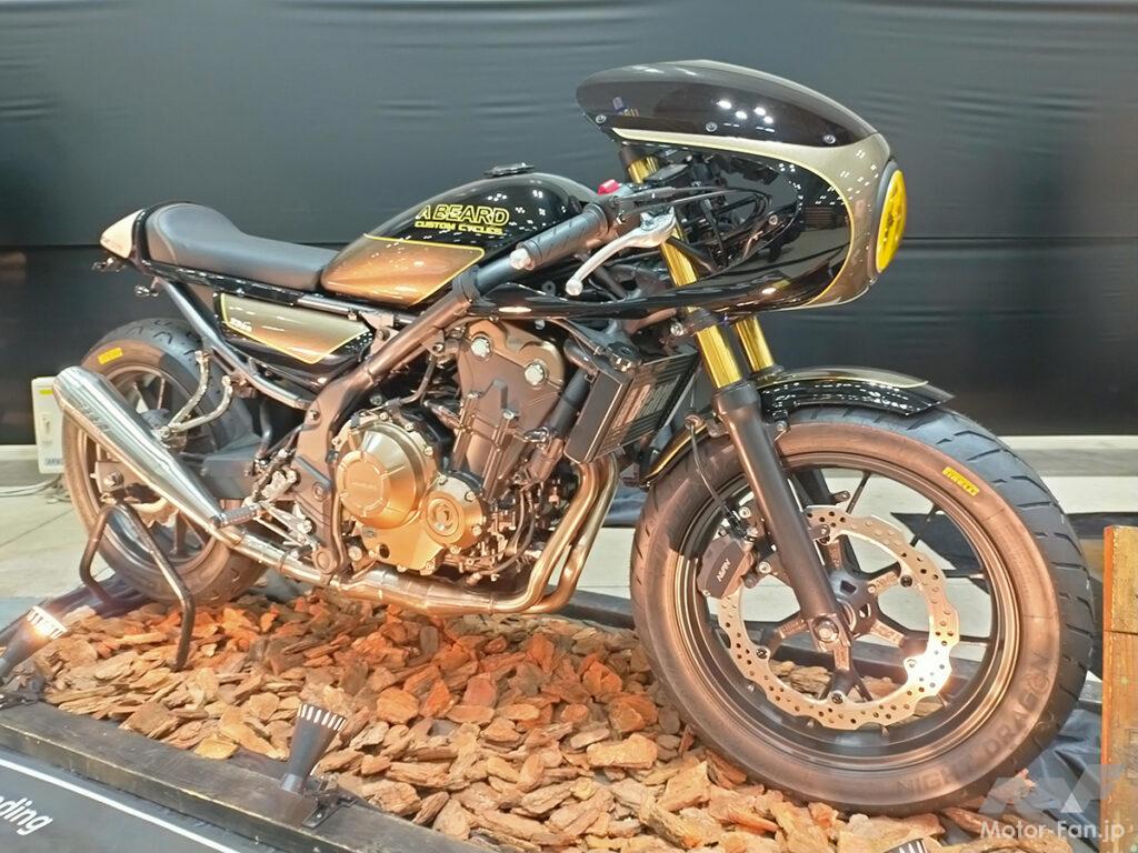 「このカフェレーサーがホンダCBR400Rなの !?｜ヨコハマ・ホットロッド・カスタムショー」の2枚目の画像