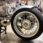 「カウルが透明！　エンジンはちょっと珍しい“縦置き並列4気筒”のBMW K1200RS｜ヨコハマ・ホットロッド・カスタムショー」の8枚目の画像ギャラリーへのリンク