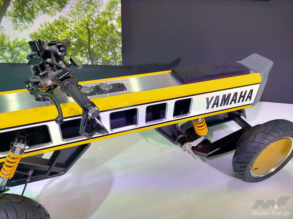 「キング・ケニーも駆ったヤマハ世界GPワークスのストロボカラー車も！　ヤマハが近未来型の小型コンセプトモデルを展示【東京オートサロン2024】」の14枚目の画像