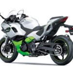 「カワサキから新登場のハイブリッドバイク「Ninja 7 Hybrid」｜600ccクラスのサイズながら1000ccクラスのスタートダッシュ！」の5枚目の画像ギャラリーへのリンク